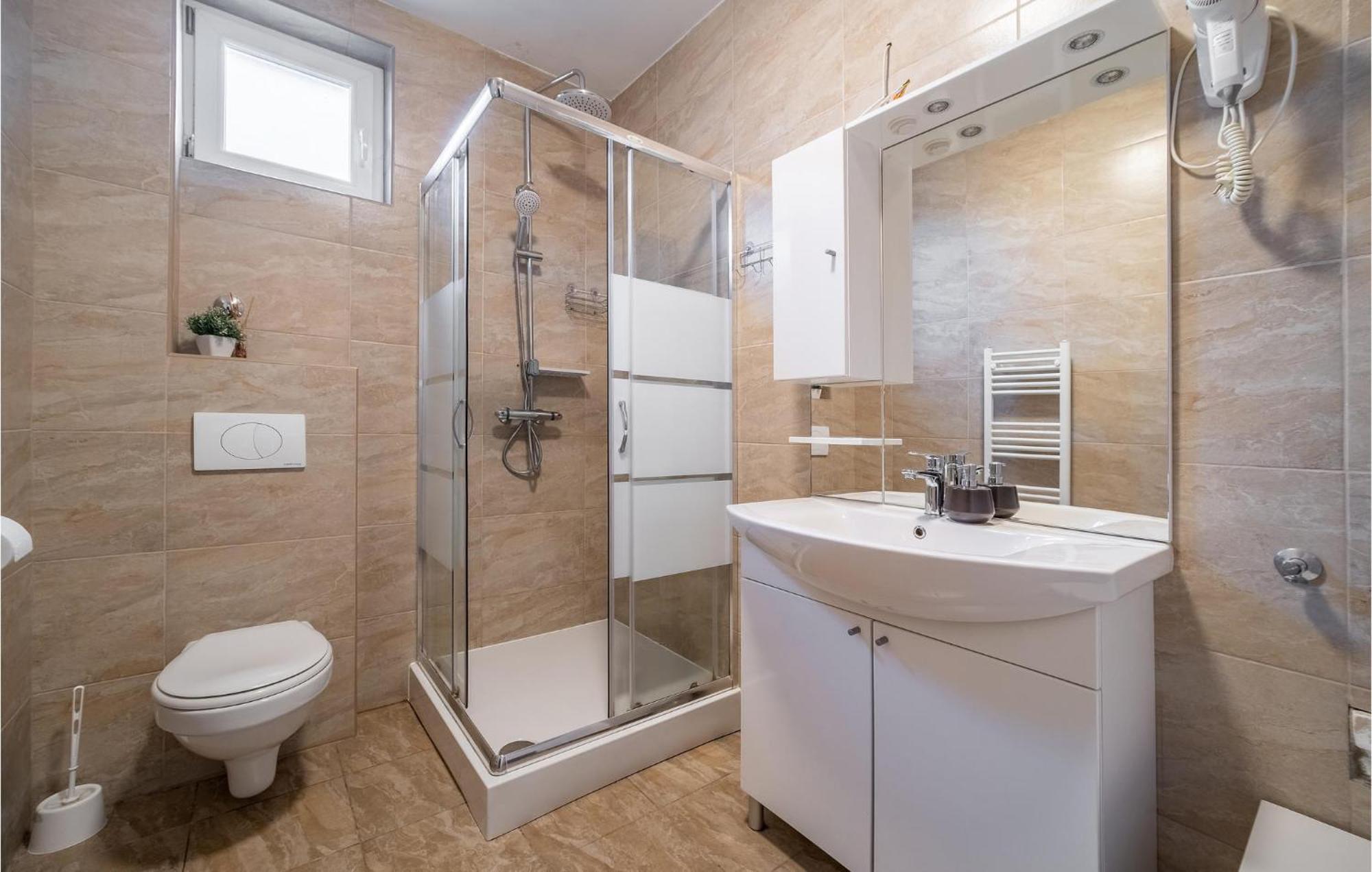 1 Bedroom Beautiful Apartment In Rakovica Kültér fotó